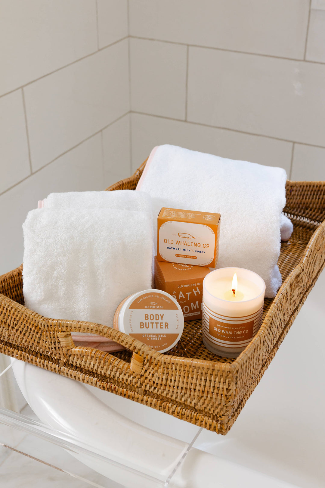 Old Whaling Company Gifts Oatmeal Milk & Honey Candle
