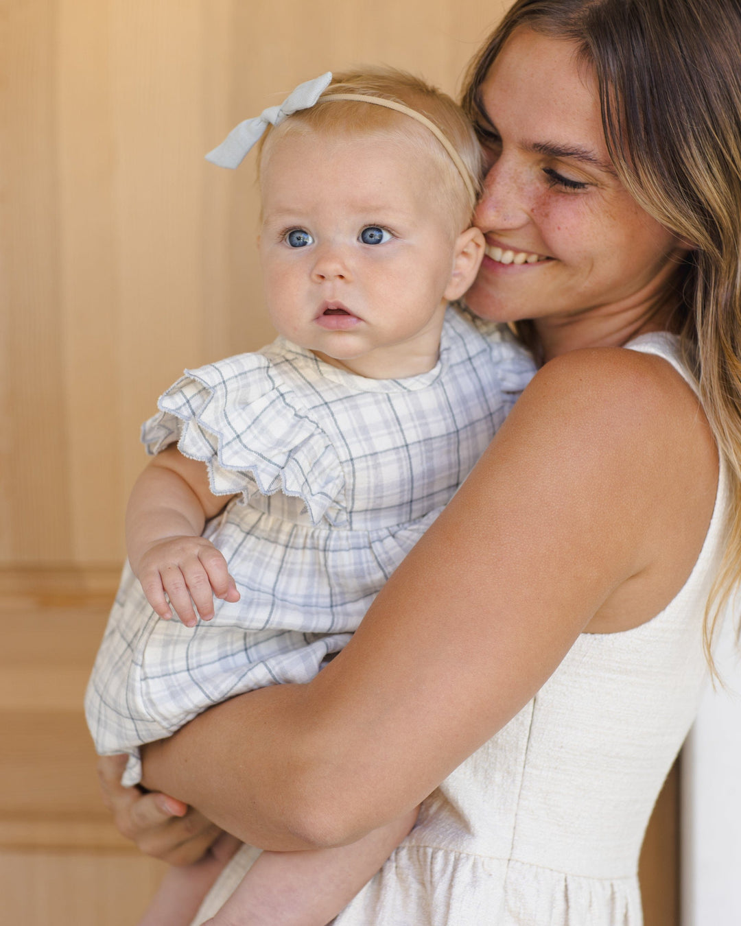 Quincy Mae Baby Little Knot Headband || Sky (Beige Band)