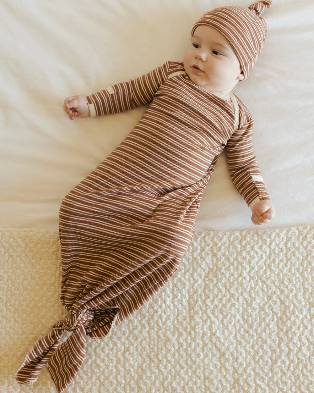 Quincy Mae Baby One Size Knotted Baby Gown + Hat Set - Cedar Micro Stripe