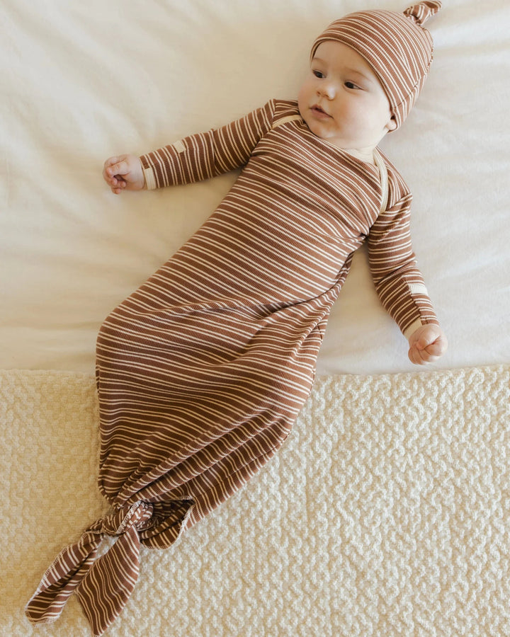 Quincy Mae Baby One Size Knotted Baby Gown + Hat Set - Cedar Micro Stripe