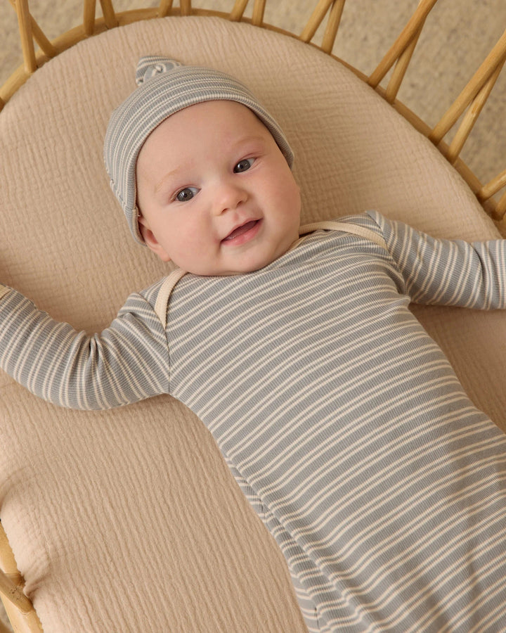 Quincy Mae Baby One Size Knotted Baby Gown + Hat Set - Steel Blue Micro Stripe