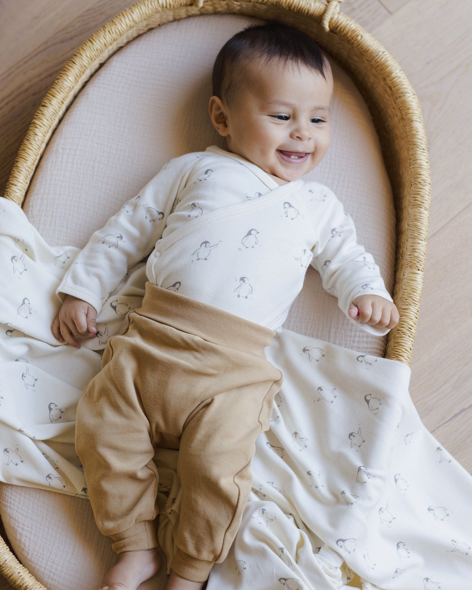 Quincy Mae Baby Side Snap Bodysuit + Pant Set - Penguins