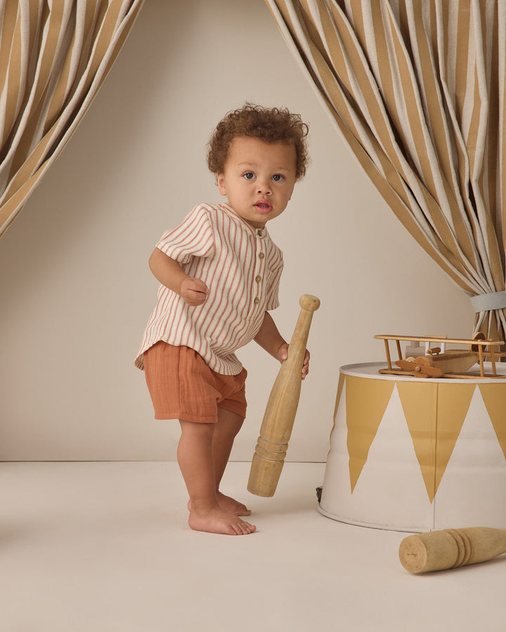 Quincy Mae Baby Woven Short || Poppy