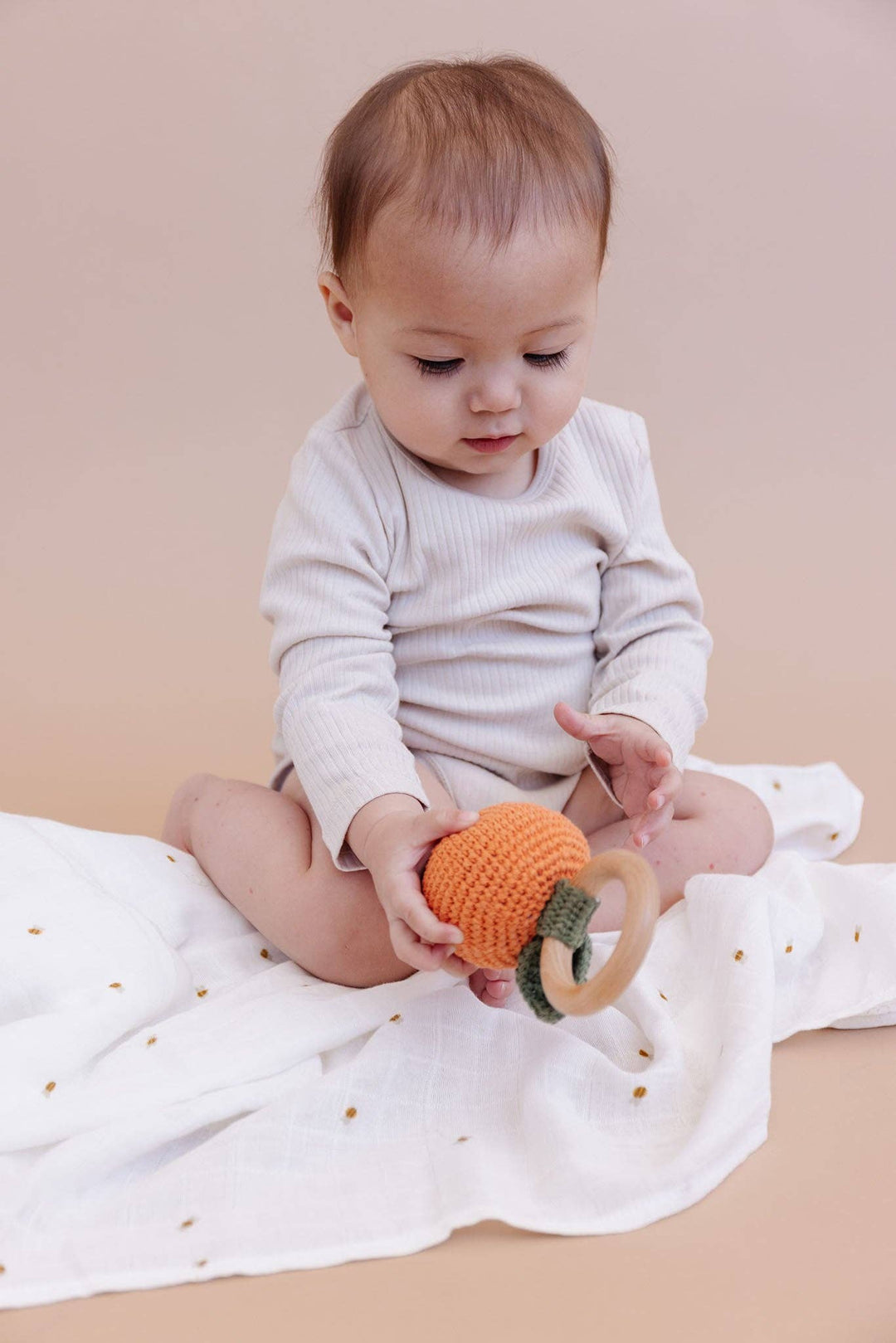 The Blueberry Hill Baby Swaddle Bee Baby Organic Muslin Blanket