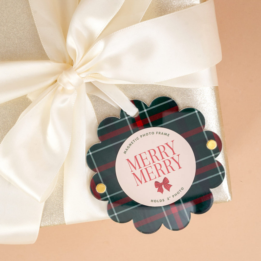 The Darling Effect Holiday Scalloped Round Picture Frame Ornament - Evergreen Plaid