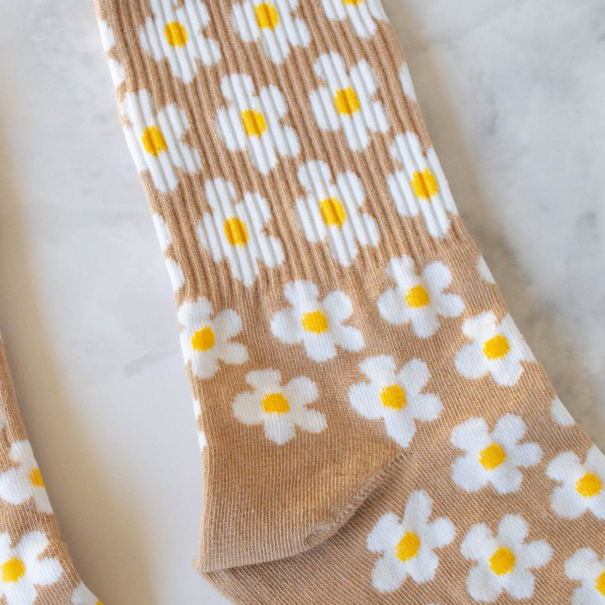 Tiepology Fashion Full of Daisy Casual Socks - Sand
