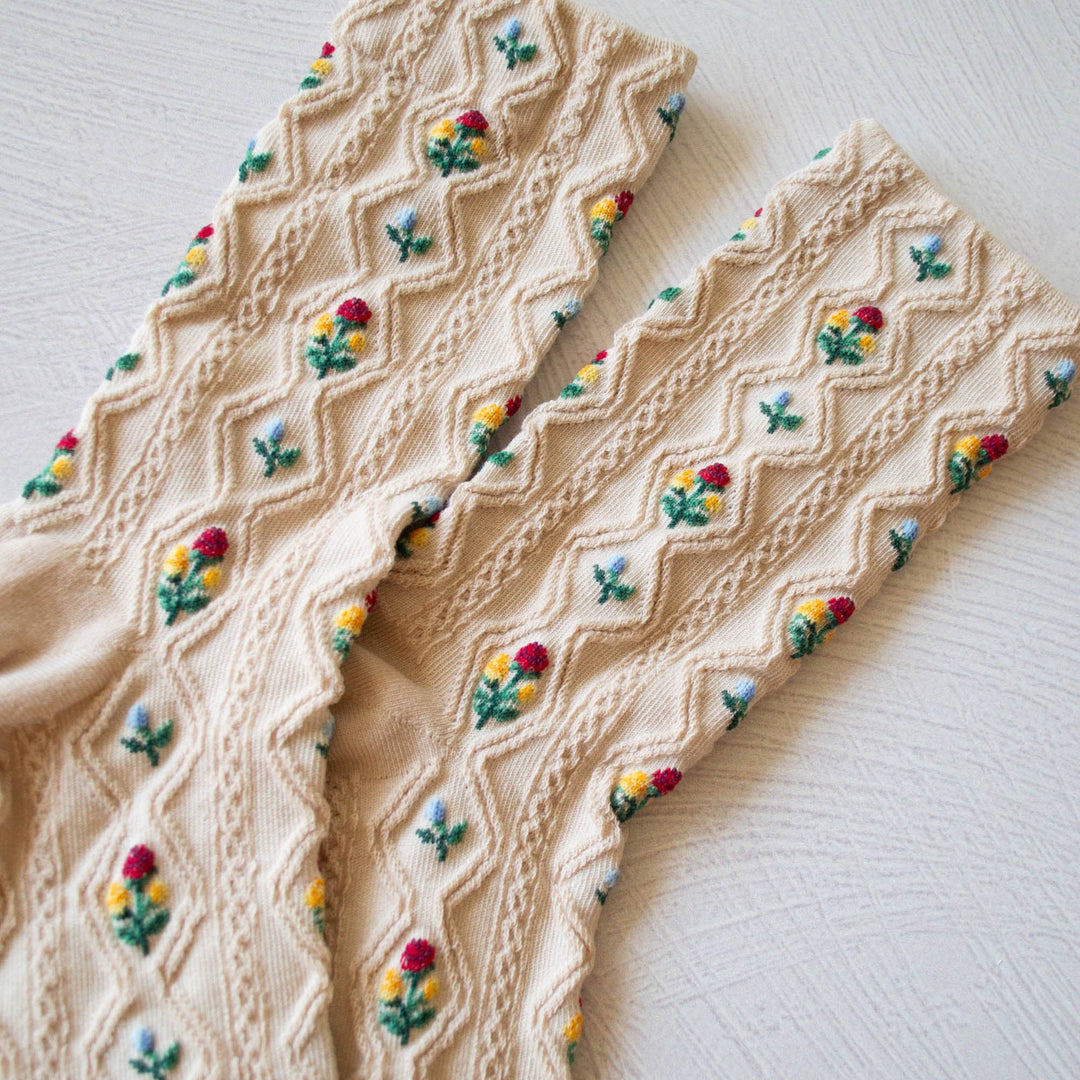 Tiepology Fashion Romantic Floral Casual Socks in Milk Tea