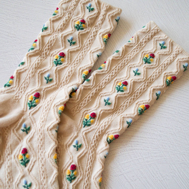 Tiepology Fashion Romantic Floral Casual Socks in Milk Tea