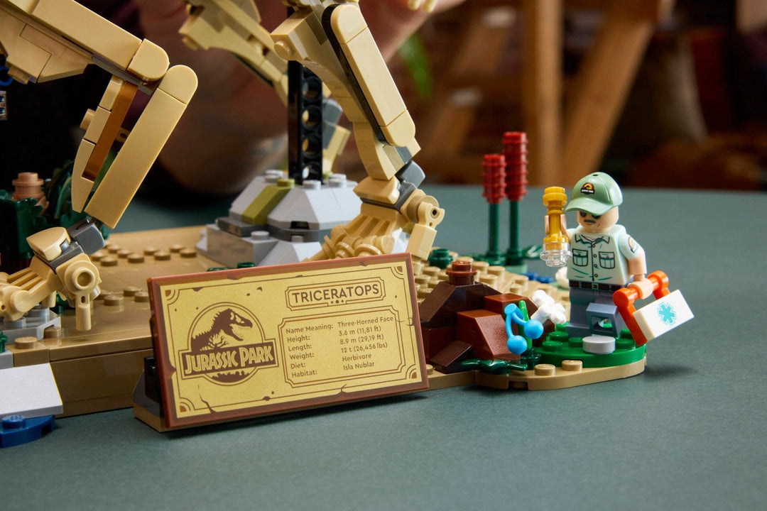 Toyhouse LLC STEM Jurassic World Dinosaur Fossils: Triceratops | LEGO