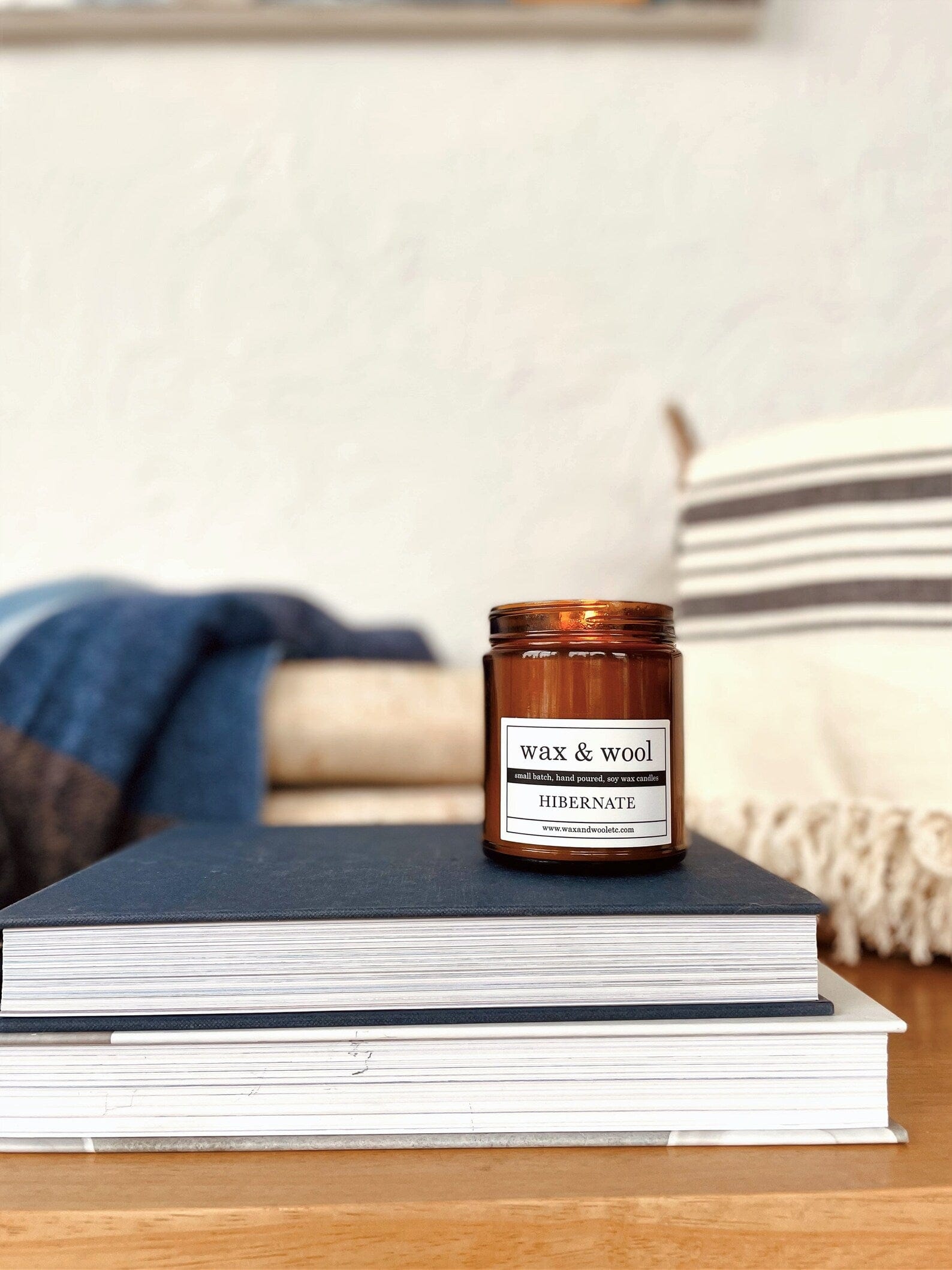 wax & wool Candle Hibernate - 9 oz Pure Soy Wax Candle