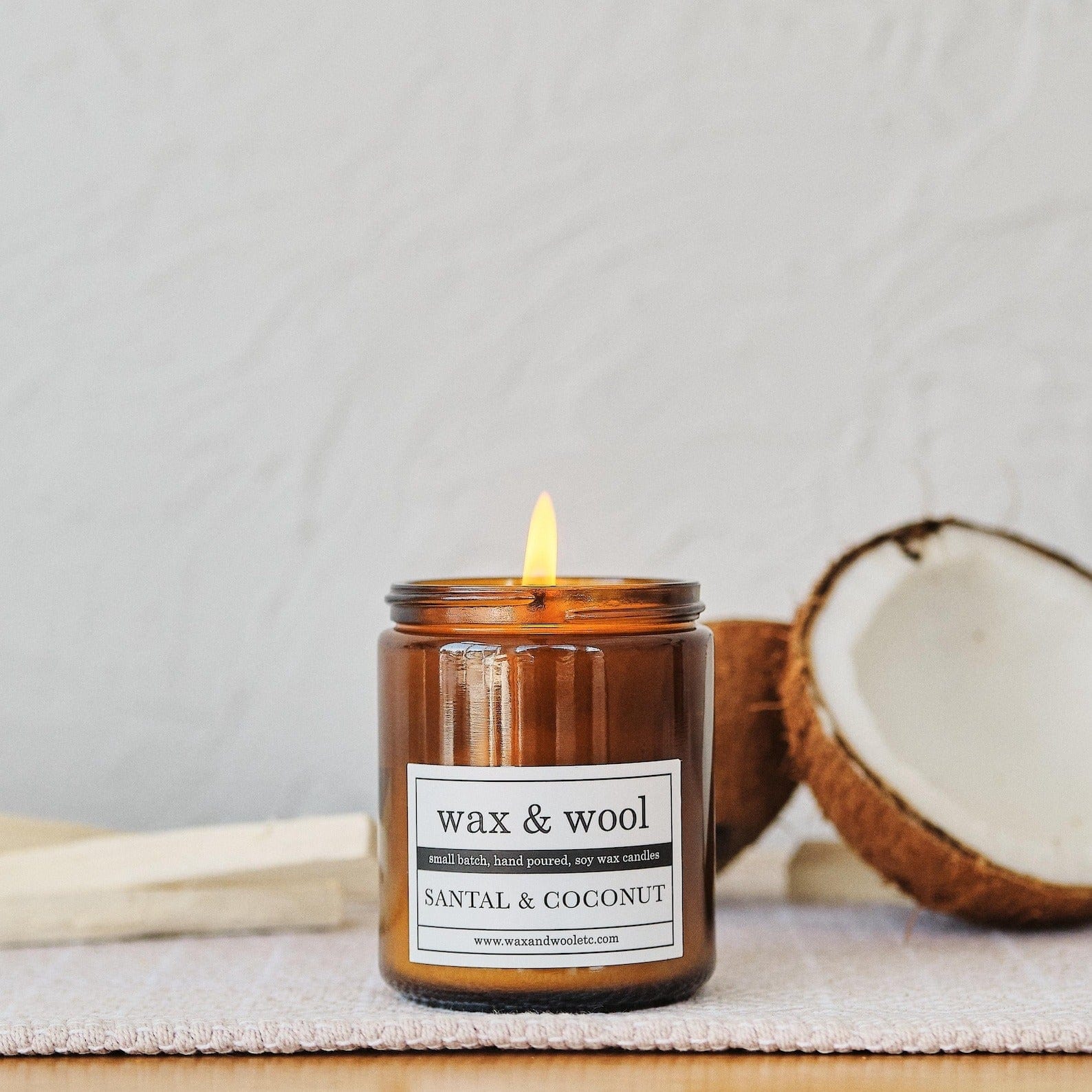 Wax & Wool candle Santal & Coconut