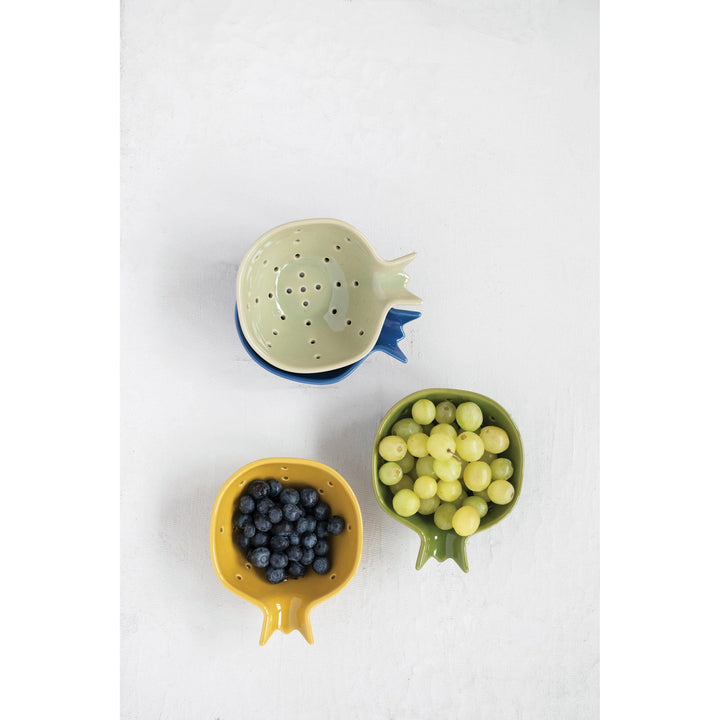 Creative Coop Kitchen Tool Stoneware Blueberry Bowl with Handle