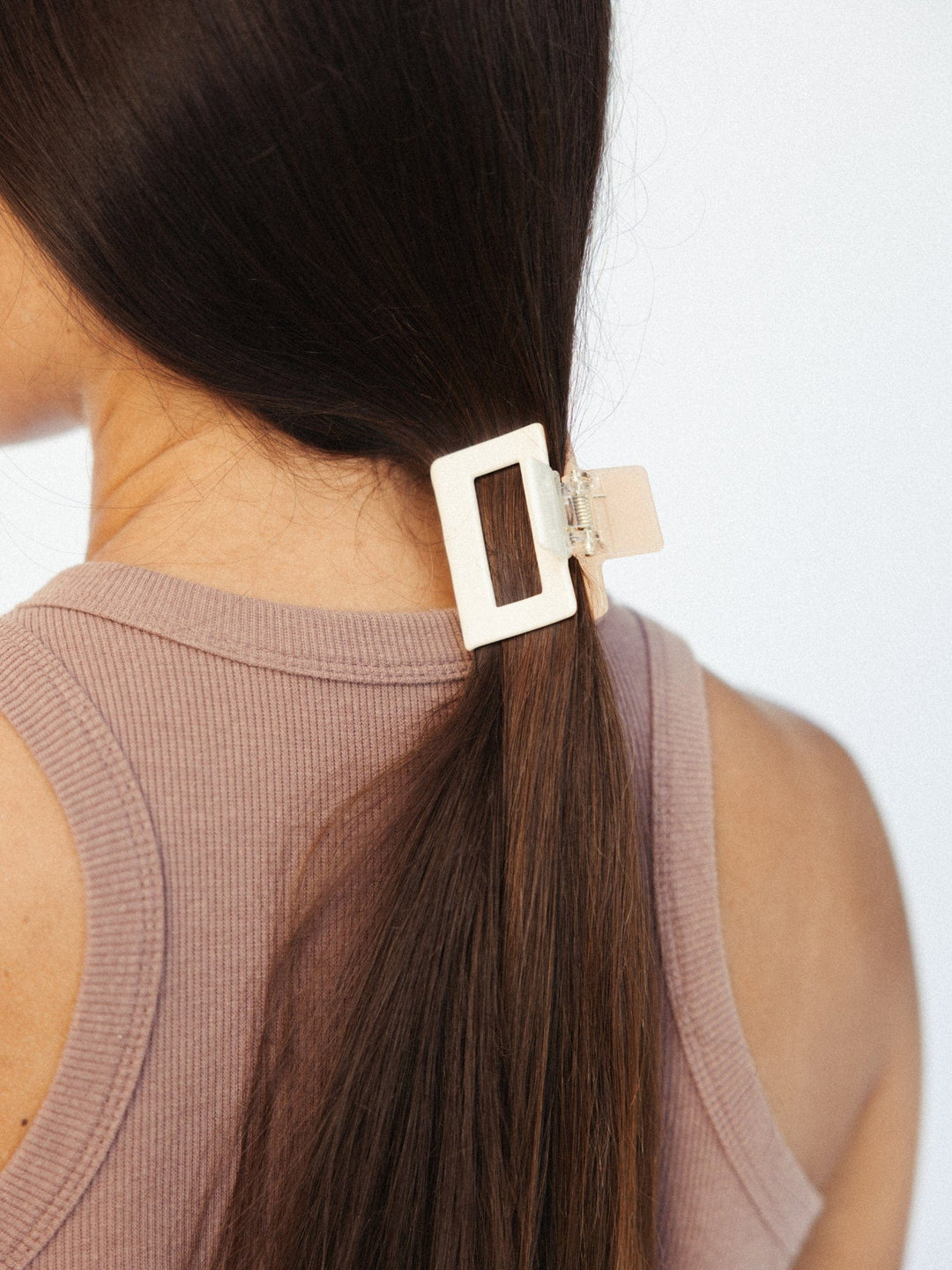 Nat + Noor Hair Accessories Two Tone Claw in Peach + Beige